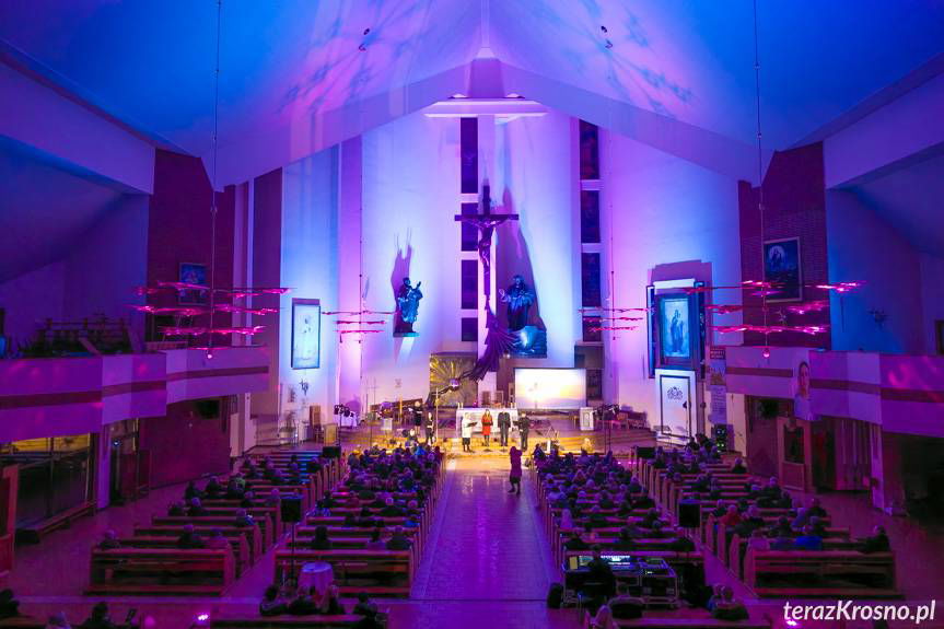 Byśmy byli jedno. Historia życia trzech kapłanów w Krośnie