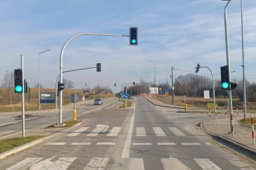 Bezpieczeństwo czy utrudnienie? Nowa sygnalizacja świetlna w Krośnie budzi emocje