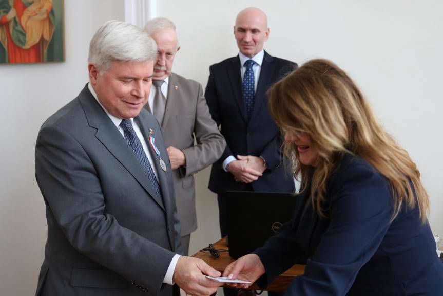 Piotr Przytocki odznaczony medalem za zasługi dla ŚZŻAK 