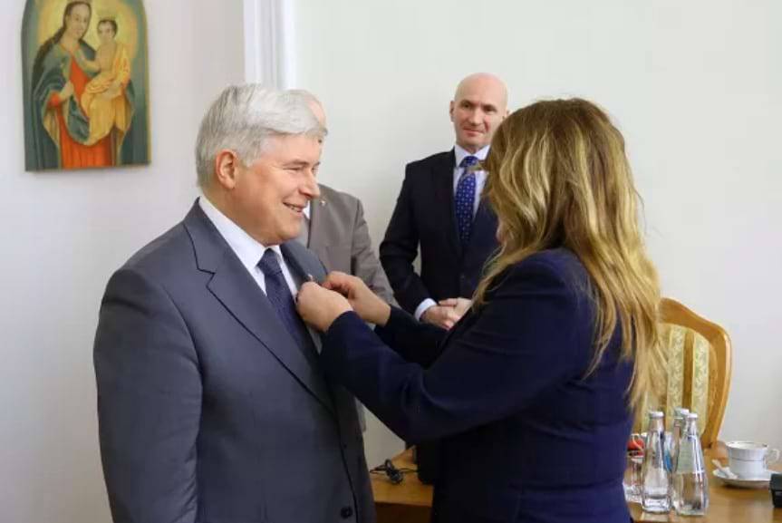 Piotr Przytocki odznaczony medalem za zasługi dla ŚZŻAK 