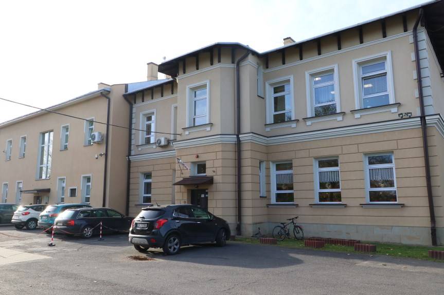 Sala gimnastyczna przy SP nr 4 w Krośnie. Będzie wykonany projekt