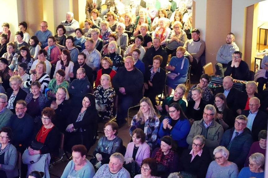 Koncert pełen humoru w Jedliczu