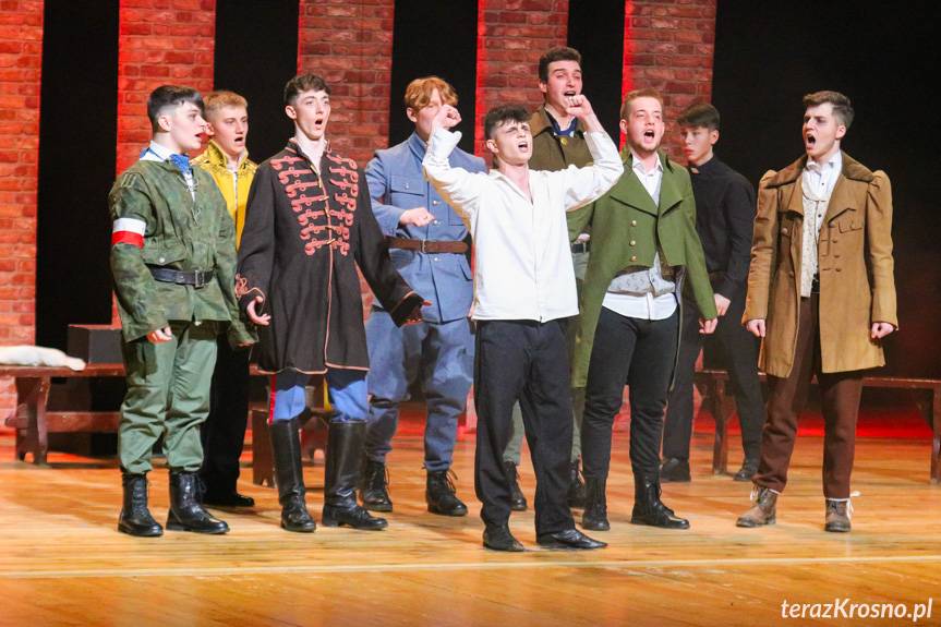 Harcerze zaprezentowali sztukę teatralną Lawa