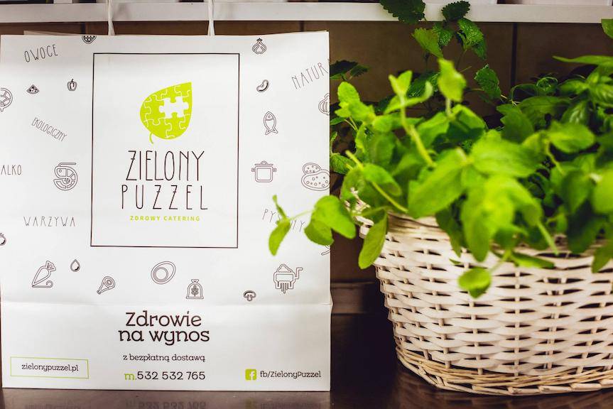 Świętuj Dzień Kobiet z cateringiem Zielony Puzzel