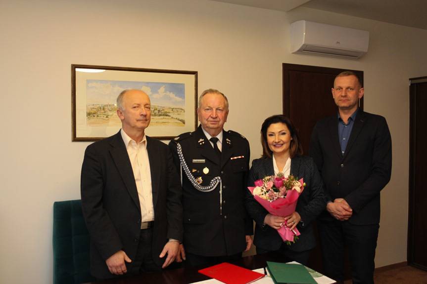 Remiza przekazana strażakom z OSP Jedlicze – Męcinka