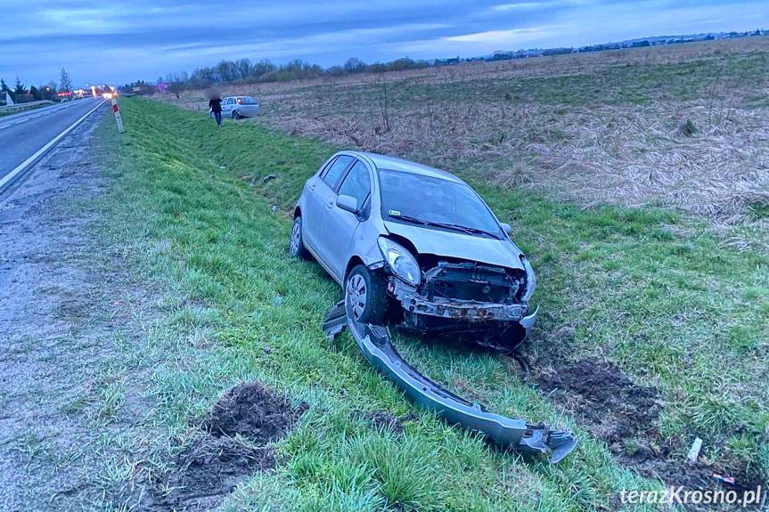 Zderzenie dwóch samochodów na DK19