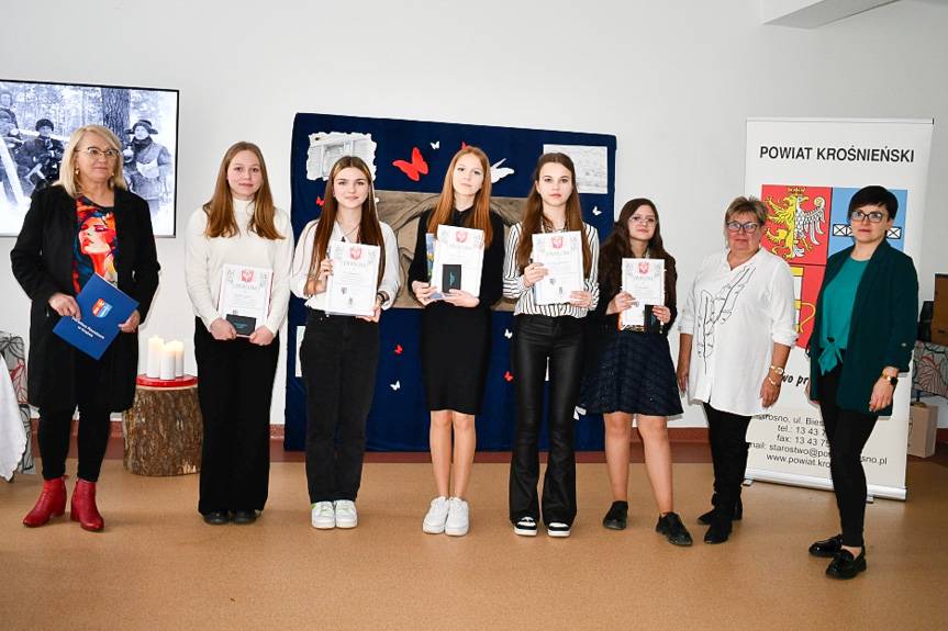 Młodzież wzięła udział w konkursie recytatorskim