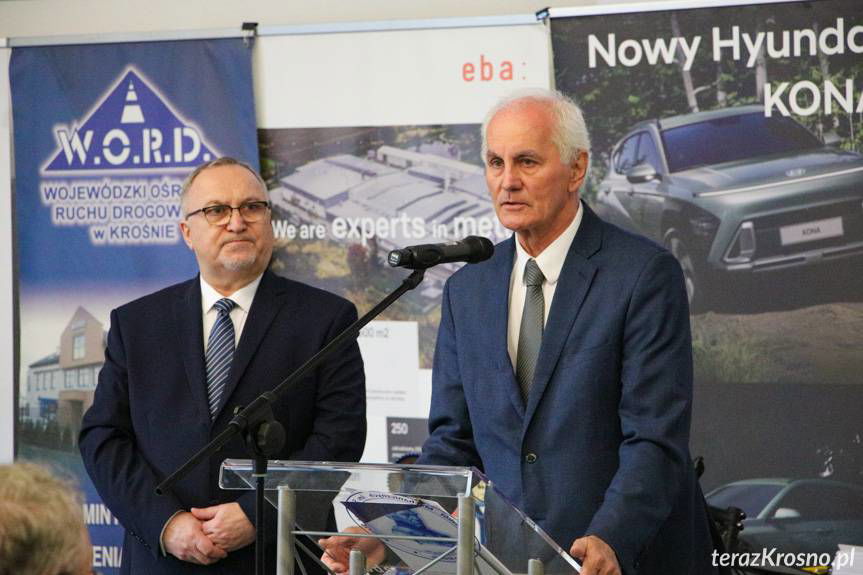 Ósmoklasiści i ich rodzice przed ważnym wyborem