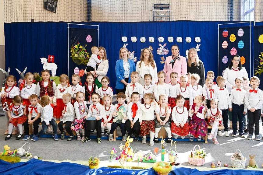 Wielkanocne przedstawienie w wykonaniu przedszkolaków