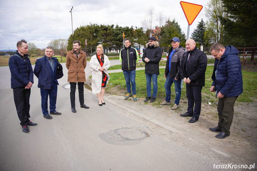 Długo oczekiwana przebudowa drogi Rogi - Iwonicz wreszcie rusza