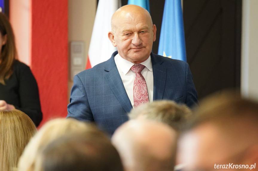 Pierwsza sesja rady powiatu. PiS "zgarnął" wszystko