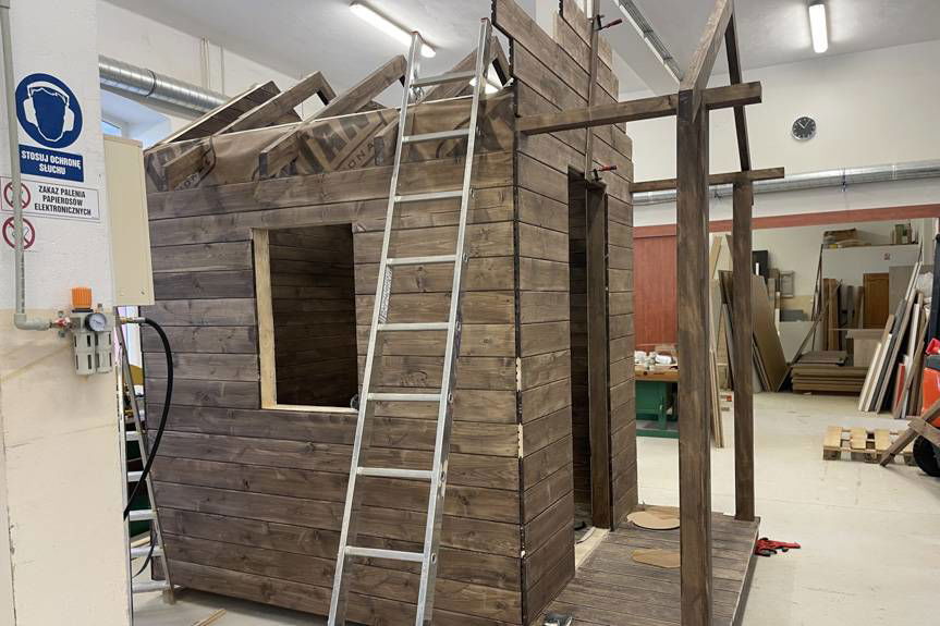 Kreatywność i precyzja. Replika strażnicy granicznej od uczniów z Miejsca Piastowego