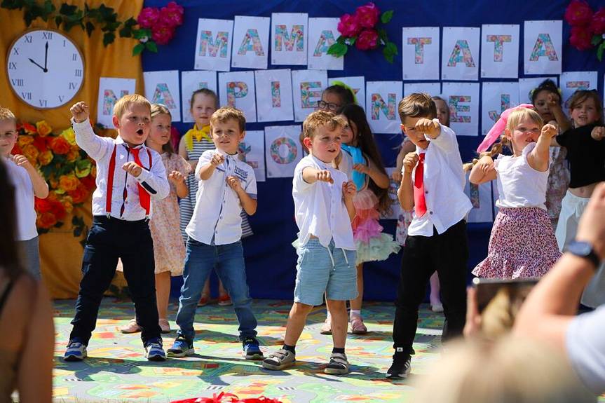 Przedszkolaki oczarowały serca rodziców