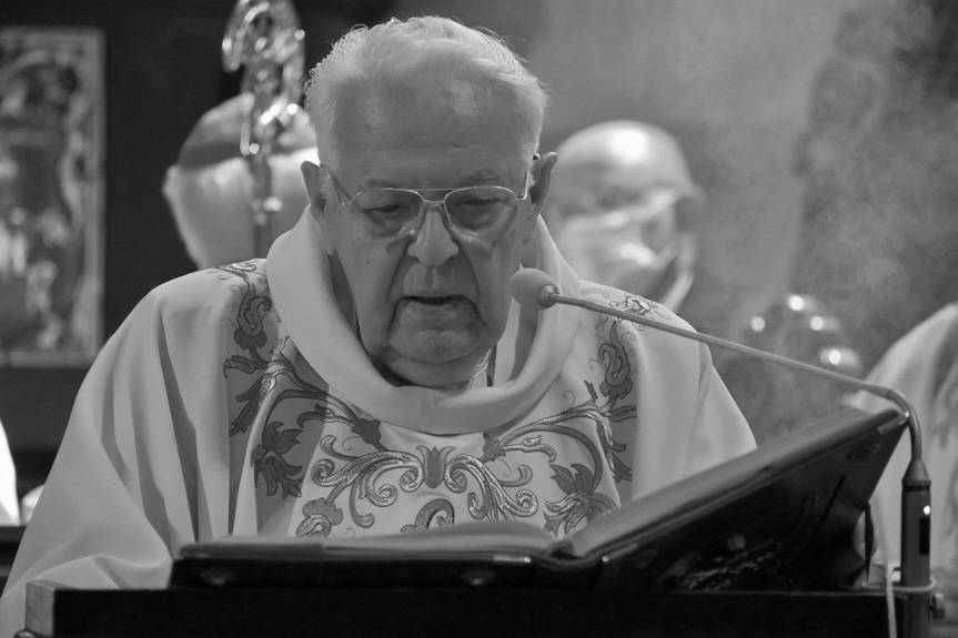 Zmarł ksiądz prałat Władysław Kenar. Pochodził z Iwonicza