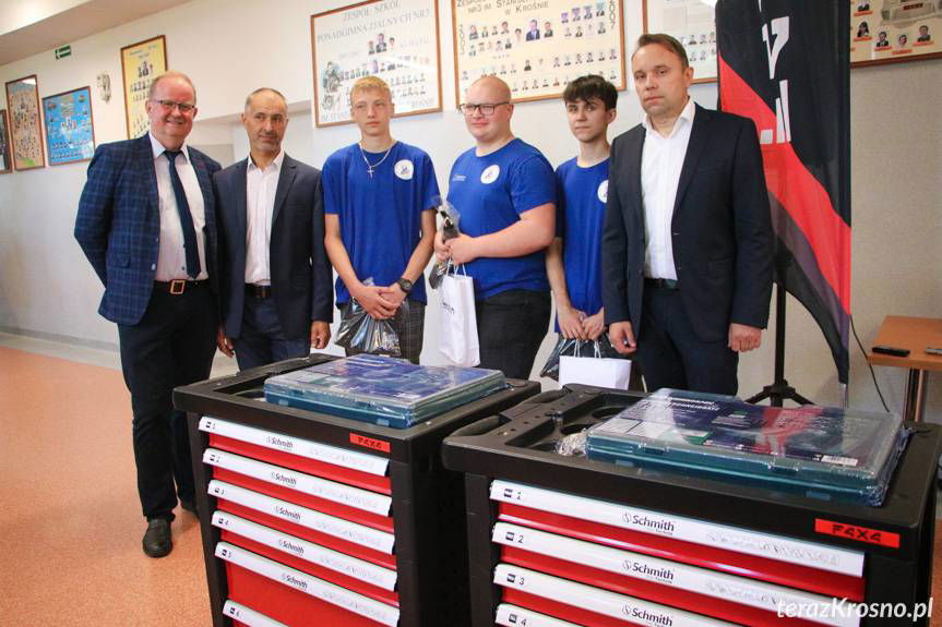 Samochodowa Szkoła 2024 w Polsce. Uroczysta gala w Mechaniku