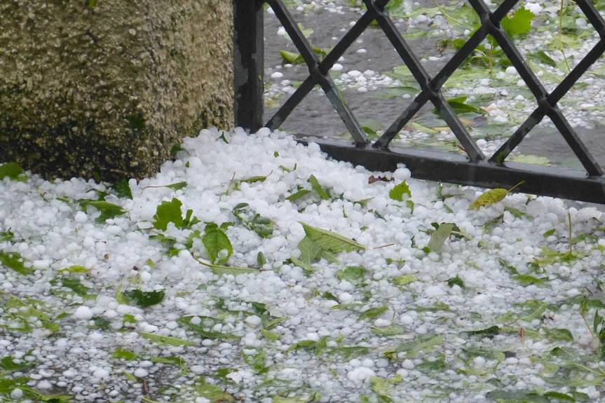 Burze, deszcz, grad. Ostrzeżenie dla Krosna i powiatu