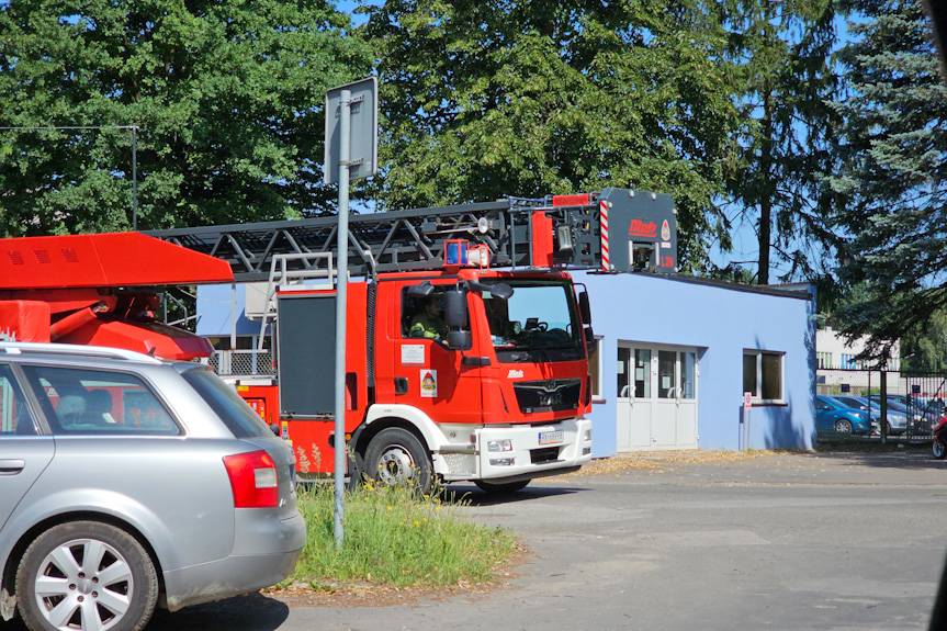 Pożar w zakładzie przy Żwirki i Wigury. Ewakuowano pracowników