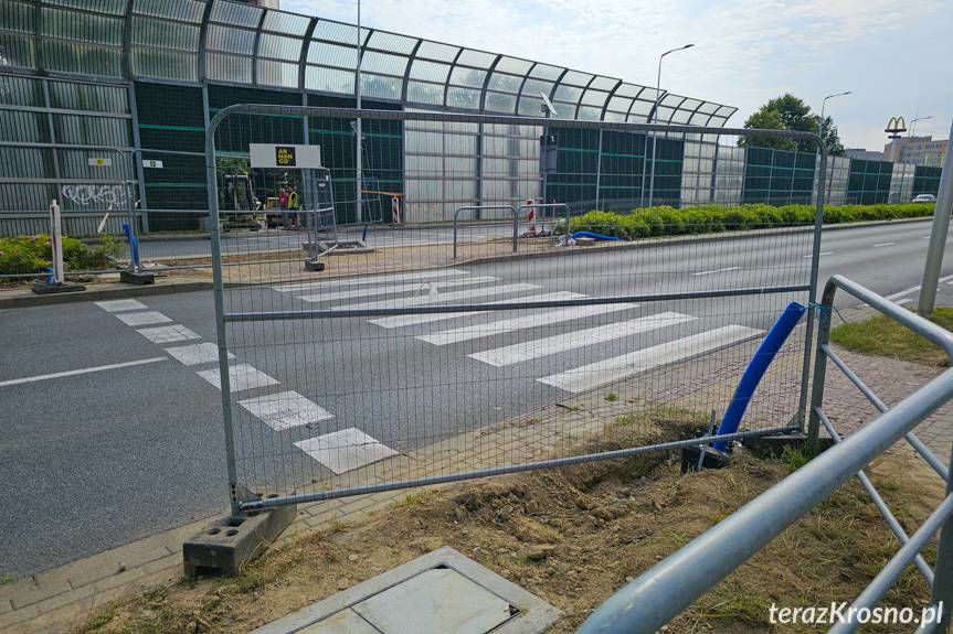 Trwa przebudowa niebezpiecznego przejścia dla pieszych
