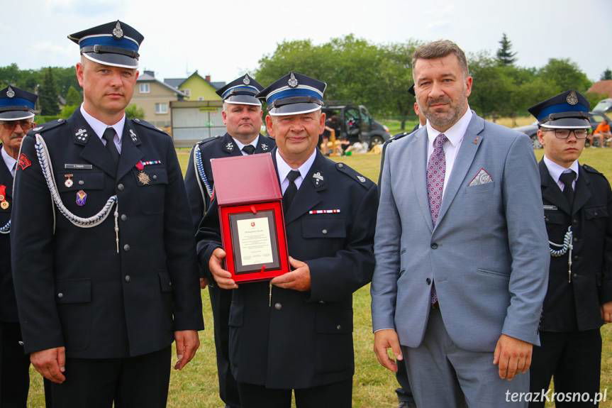 Gminny Dzień Strażaka we Wróbliku Szlacheckim. Druhowie otrzymali samochód ratowniczo-gaśniczy