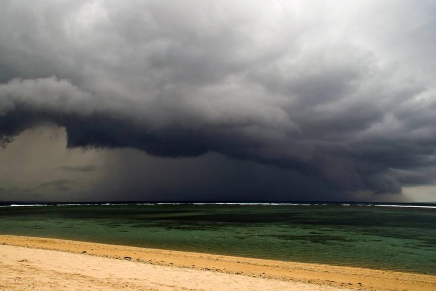 Burze z gradem. Wydano kolejne ostrzeżenie