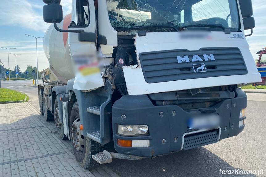 Zderzenie ciężarówek w Krośnie