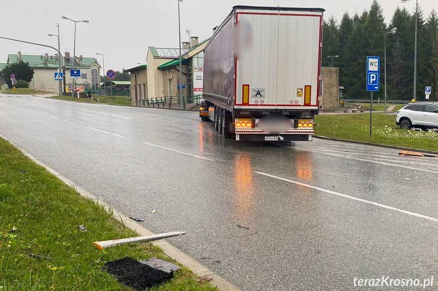 Zderzenie dwóch samochodów ciężarowych w Barwinku