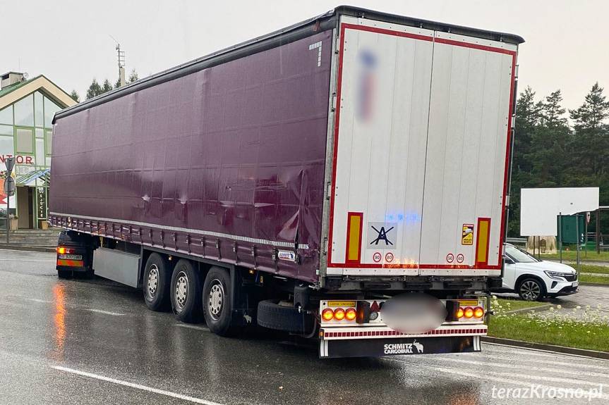 Zderzenie dwóch samochodów ciężarowych w Barwinku