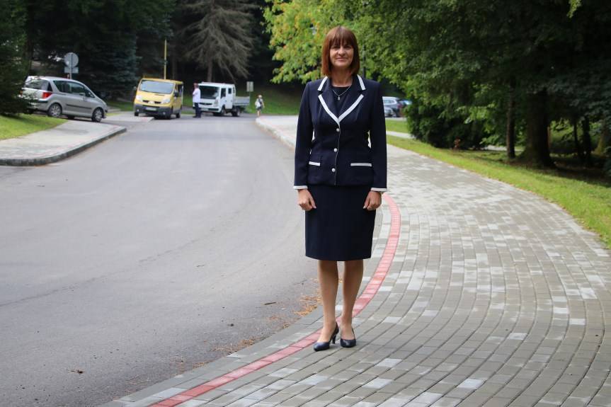 Nowym asfaltem i chodnikiem do Zimowita w Rymanowie-Zdroju