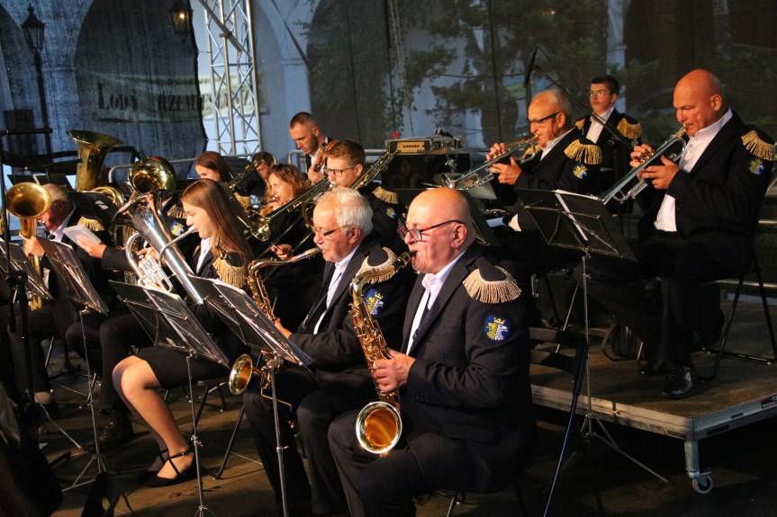 Orkiestra dęta z Krościenka Wyżnego ma nowe mundury