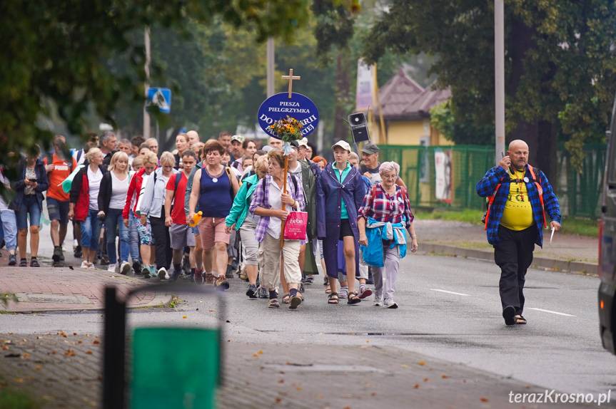 Cztery dni, trzy noce i sto kilometrów. Pątnicy wyruszyli z Krosna