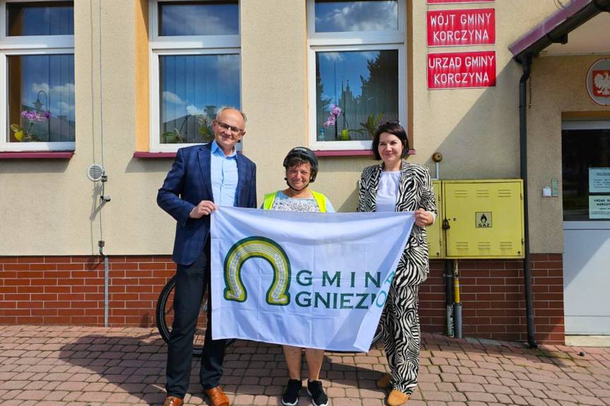 Rowerem przez Polskę - niezwykła podróżniczka odwiedziła Korczynę