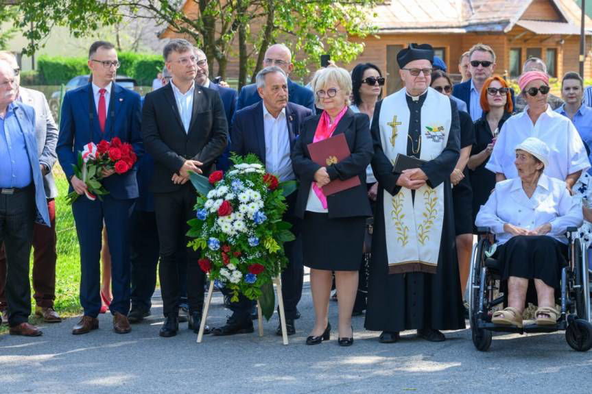 Odsłonięto pomnik upamiętniający Żydów