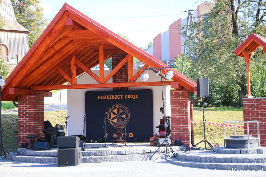 Wiktor Skwara i Dorota Chilik otworzyli plac targowy w Rogach