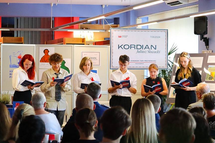 Kordian rozbrzmiewał w KBP. Narodowe Czytanie 2024 w Krośnie