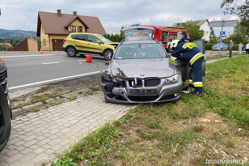 Zderzenie dwóch samochodów w Korczynie