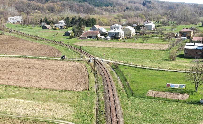 Linia kolejowa biegnąca przez Krosno zostanie zmodernizowana. Jest przetarg