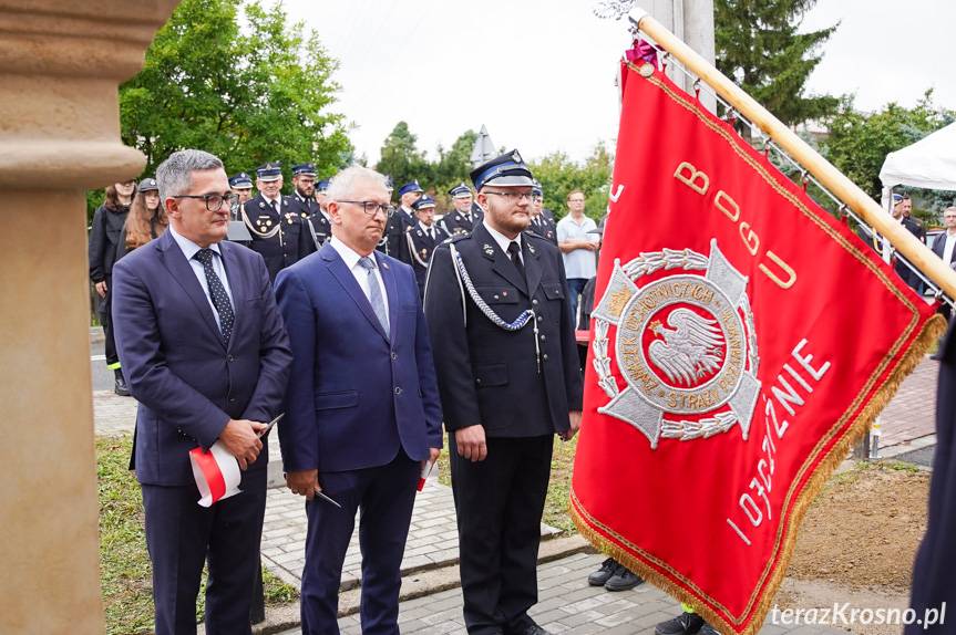 Strażacki patron na nowym posterunku. Pomnik św. Floriana odsłonięty przy OSP Krosno-Polanka