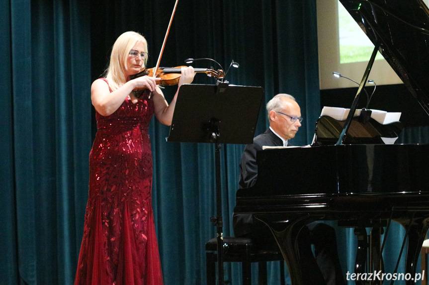 Niepisany hymn Iwonicza-Zdroju autorstwa Michała Kleofasa Ogińskiego wybrzmiał w sali widowiskowej Wczasowicz