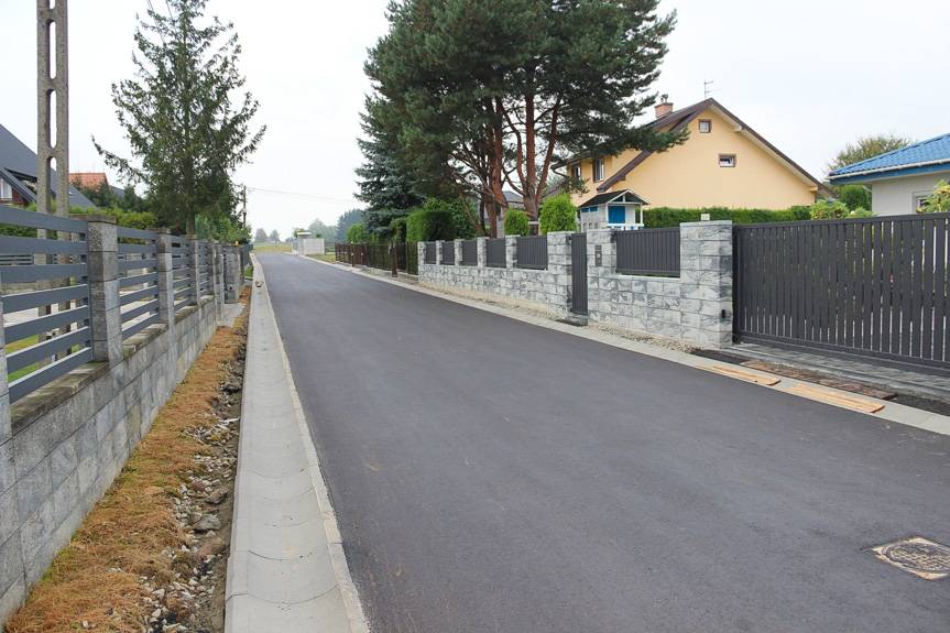 Gmina Jedlicze stawia na infrastrukturę - trwa modernizacja dróg