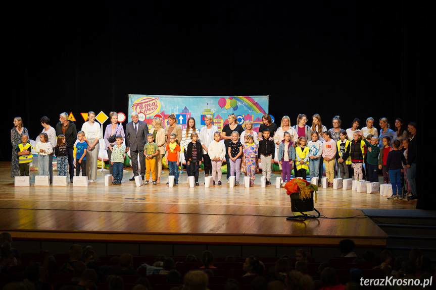 Odblaski i edukacja. Wspólna inicjatywa miasta i służb na rzecz bezpieczeństwa uczniów