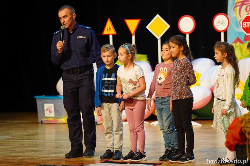Odblaski i edukacja. Wspólna inicjatywa miasta i służb na rzecz bezpieczeństwa uczniów