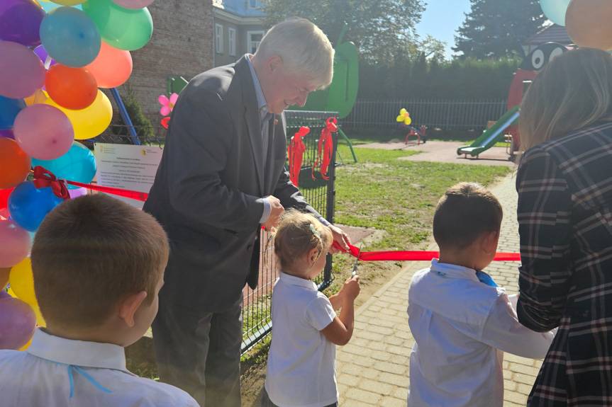 Przedszkolaki otrzymały wyjątkowy prezent - nowy plac zabaw na Dzień Przedszkolaka