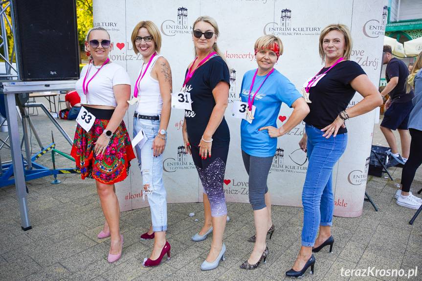 Stukot obcasów. Bieg na szpilkach urozmaicił "Jesienno Zdrojowy Miszmasz"