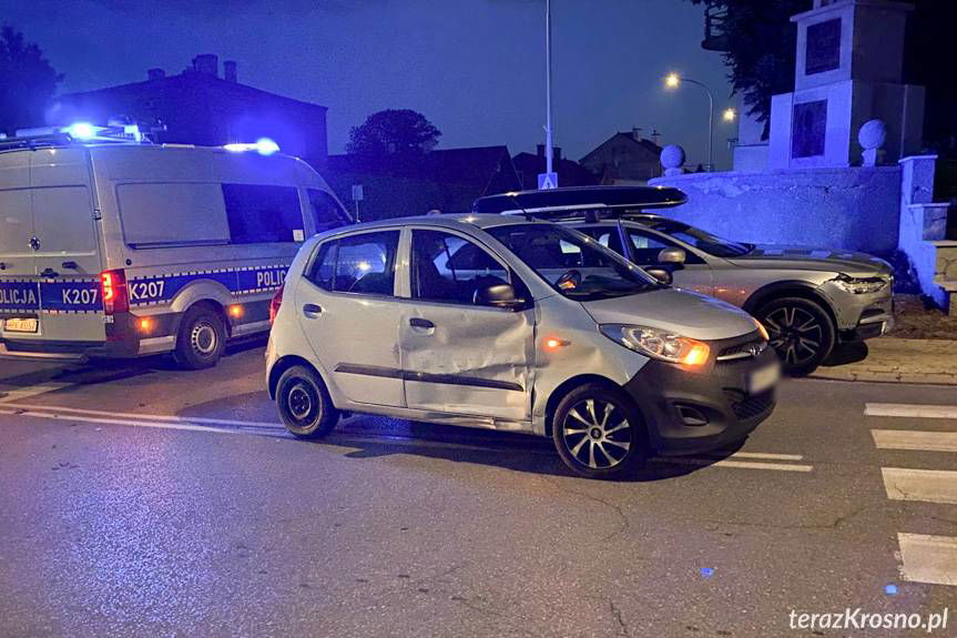 80-latek sprawcą kolizji na skrzyżowaniu