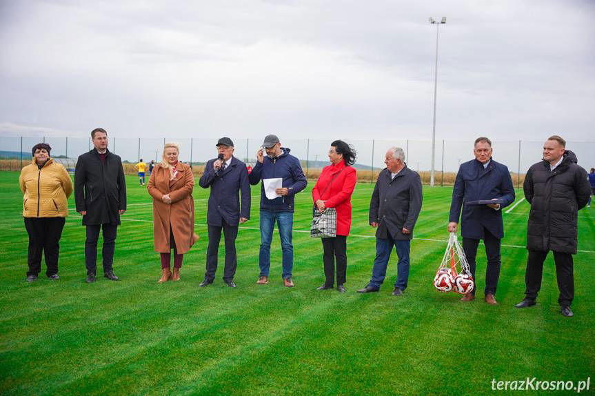 Wielkie otwarcie stadionu w Głowience - LKS Głowienka ma nowy dom