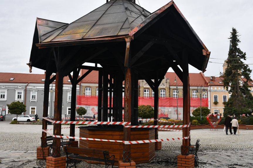 REGION. 18-latek podpalił studnię na rynku. Straty - 250 tys. zł