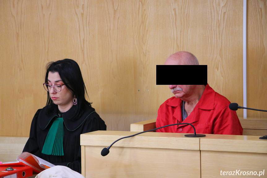 Zbrodnie w Bieszczadach. Proces byłego milicjanta i policjanta w sądzie w Krośnie [ZDJĘCIA]