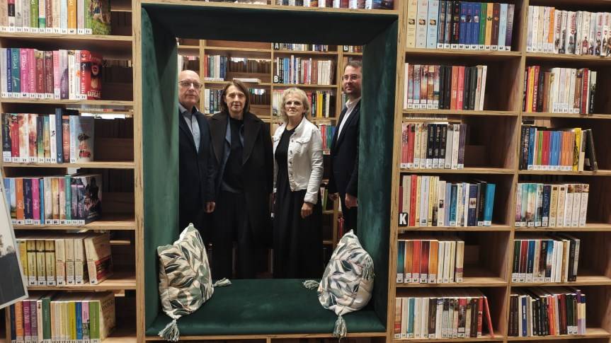 Minister Kultury i Dziedzictwa Narodowego w bibliotece w Targowiskach