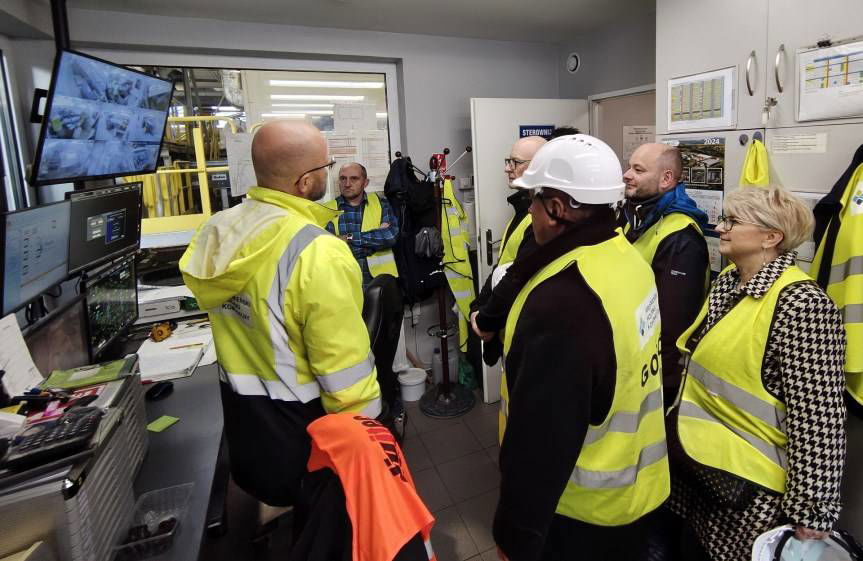 Współpraca Krośnieńskiego Holdingu Komunalnego i "Elektryka". Z teorii do praktyki