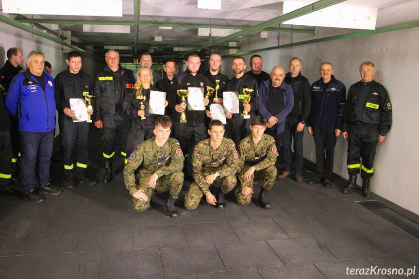 Druhowie z OSP Iskrzynia bezkonkurencyjni w powiatowych zawodach strzeleckich
